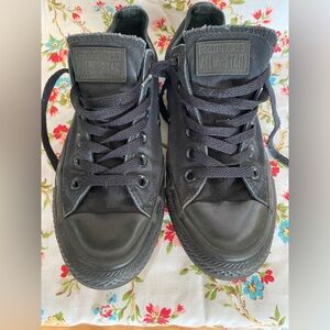 Converse Chuck Taylor, low, all black, size 5.5, great shape!